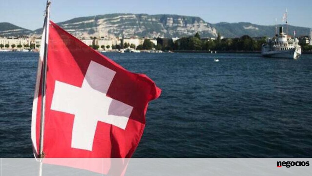 Suíça enfrenta tarifa de 39% e alerta para subida de preços em relógios e ouro