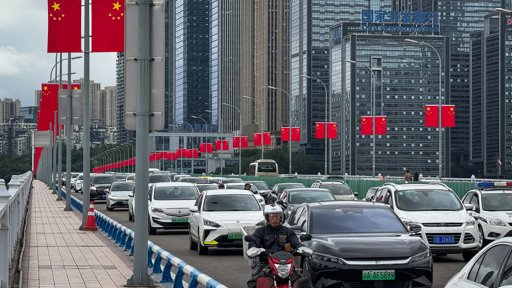 UE Impõe Tarifas a Veículos Elétricos Chineses para Combater Concorrência