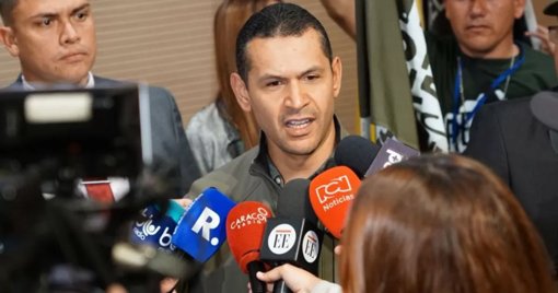 Oposición escala confrontación: Daniel Palacios pide a Italia revocar ciudadanía de Petro