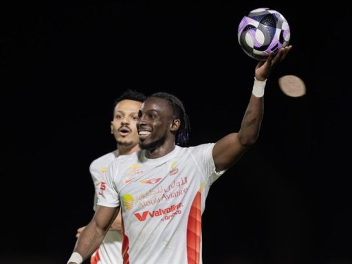 Julián Quiñones brilla en Arabia Saudita con un espectacular 'hat-trick'