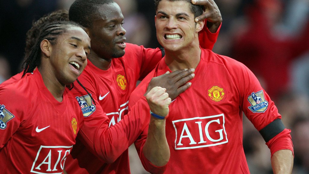 Louis Saha exalta legado de Ronaldo: "Revolucionou a forma como os extremos jogam"