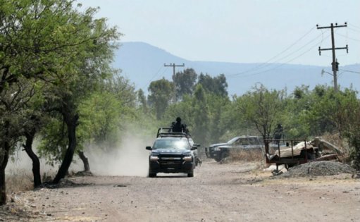 Gobierno Federal Enfrenta la Violencia con Operativos y la Sombra del Narcoterrorismo