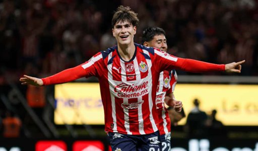 Armando 'Hormiga' González Emerge como la Nueva Figura Goleadora de Chivas