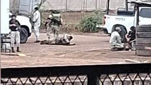 Ataque con coche bomba a policía comunitaria en Coahuayana, Michoacán