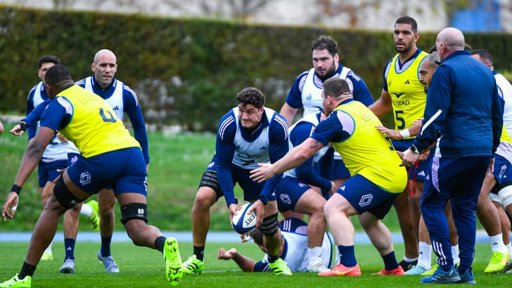 Par crainte d'espionnage, le XV de France verrouille ses entraînements à Marcoussis.