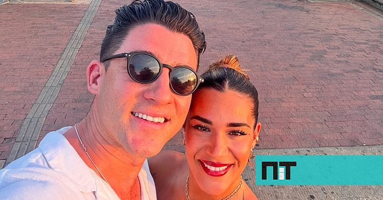 Pedido de casamento em Santorini interrompido por turistas torna-se viral