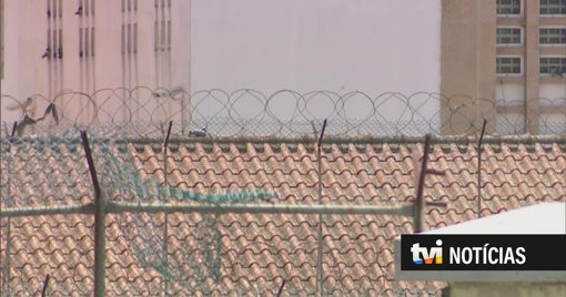 Morte suspeita de recluso no Linhó sob investigação por homicídio