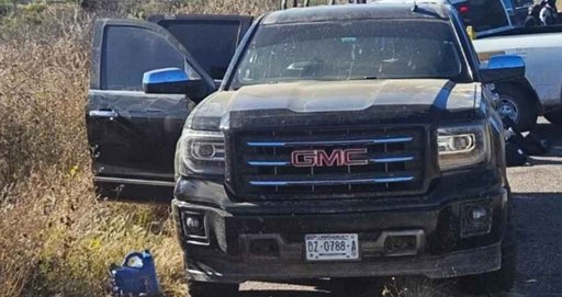 Hallan cuatro hombres ejecutados en una camioneta en la carretera Parral-Guadalupe y Calvo