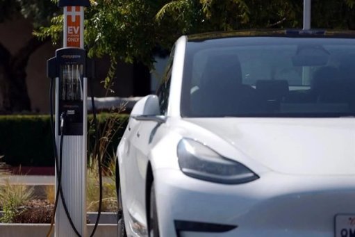 Tesla Enfrenta Caída en Ventas en Mercados Europeos Clave ante Competencia Creciente