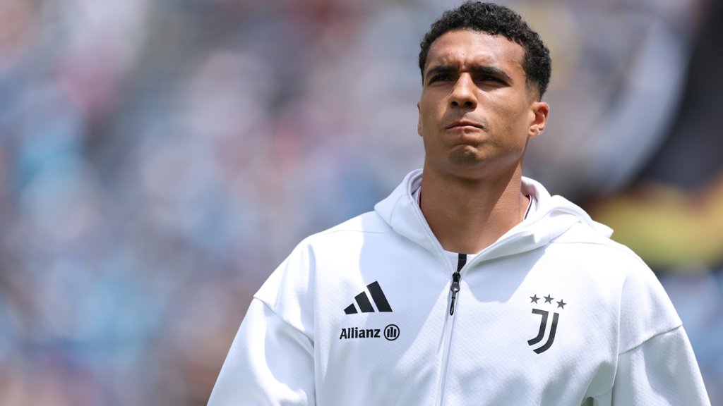 FC Porto e Juventus negociam troca de laterais envolvendo João Mário e Alberto Costa