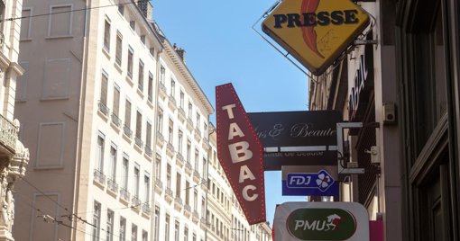 La Région Auvergne-Rhône-Alpes déploie des boutons d'alerte pour protéger les buralistes