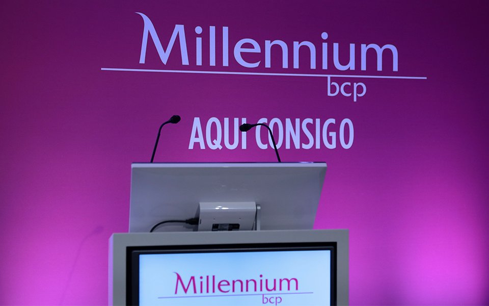 BCP impulsiona bolsa de Lisboa com forte desempenho e programa de recompra de ações perto do fim