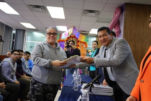 Programa “Juntos escrituramos tu vivienda” brinda certeza jurídica a 221 familias en Chihuahua