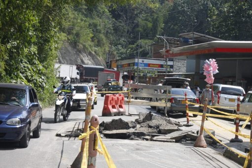 Congestión crónica e invasiones afectan la carretera Bucaramanga-Cúcuta en el sector de Morrorrico