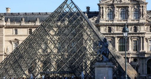Cambriolage au Louvre : l'enquête progresse et les profils des suspects se précisent