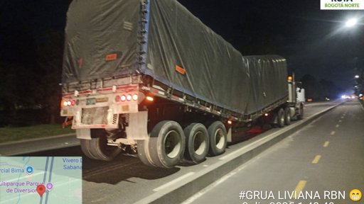 Insólito incidente vial: Camión con 32 toneladas de explosivos se parte en dos en Bogotá