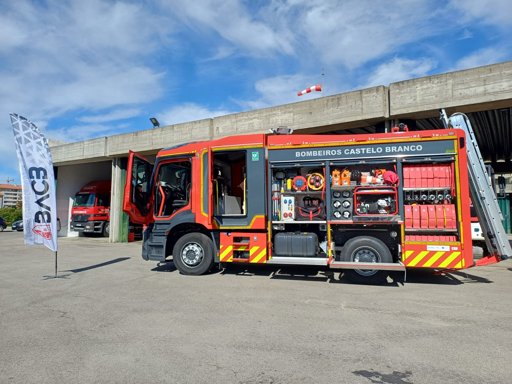 Bombeiros de Castelo Branco Recebem Nova Viatura de Combate a Incêndios