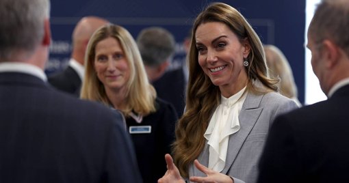 Kate Middleton Regressa à Vida Pública com Discurso sobre Amor e Abraço Emotivo