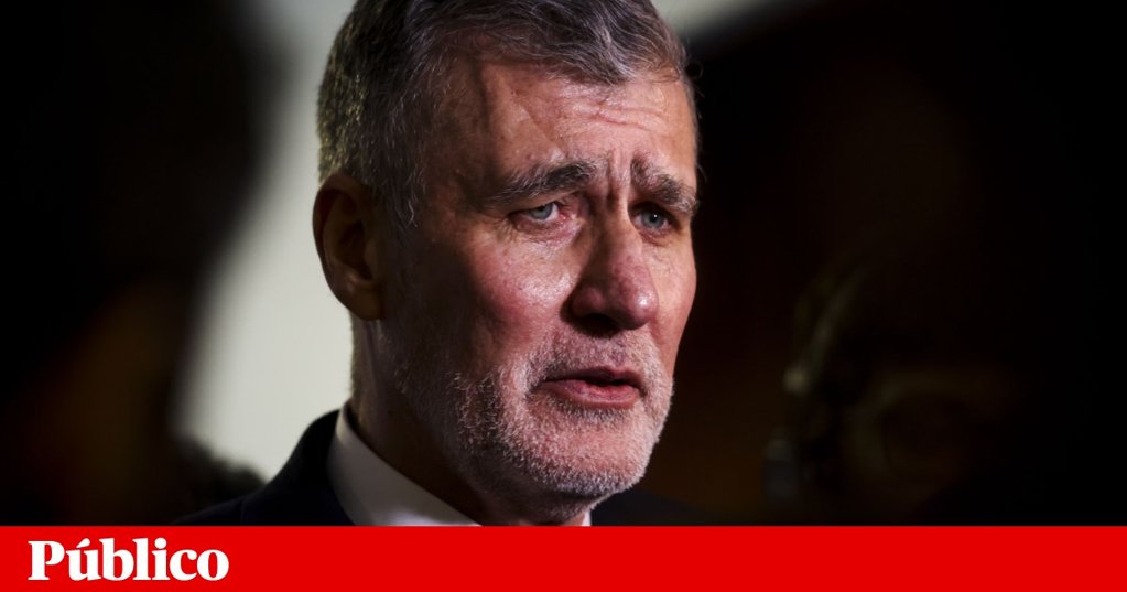 Sondagem presidencial revela queda de Gouveia e Melo e ascensão de Ventura