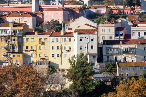 Apoio extraordinário à renda chega a 130 mil famílias, mas suspensão a 58 mil gera críticas