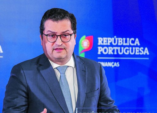 Governo Garante que Apoios Sociais Permanecerão Isentos de IRS