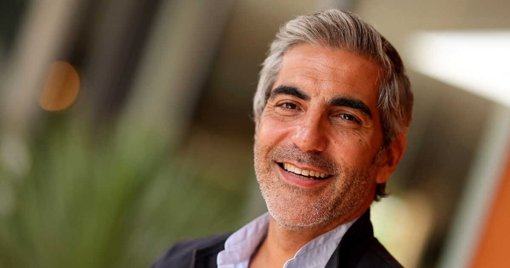 Le retour sur scène d'Ary Abittan perturbé par des militantes, l'humoriste reçoit un soutien de haut niveau