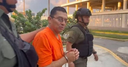 Juez descarta terrorismo contra periodista Rafael León; le dictan prisión domiciliaria