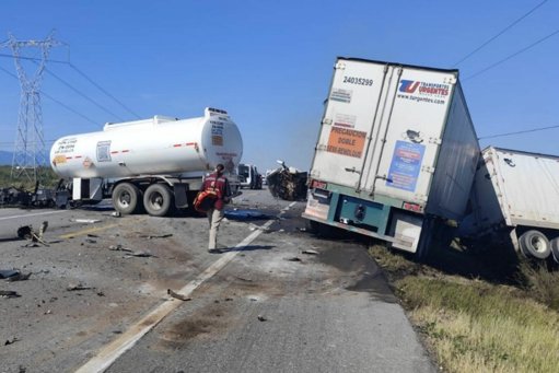 Choque e incendio en carretera de Tamaulipas deja cuatro personas calcinadas