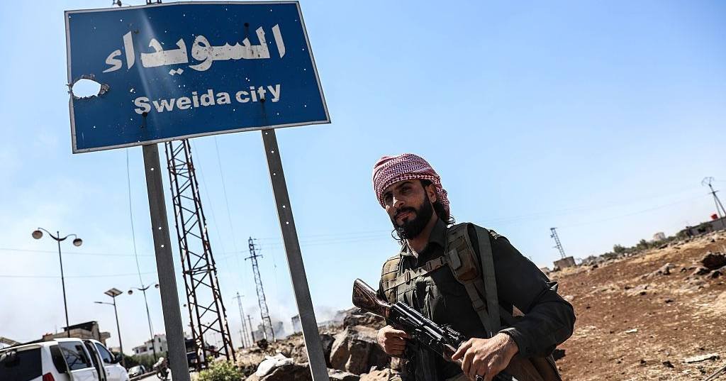 Aumenta violência intercomunitária na Síria com centenas de mortos