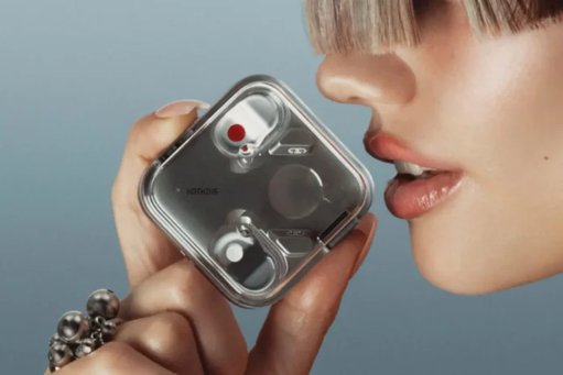 Nothing Ear (3) inova com estojo "walkie-talkie" e design metálico