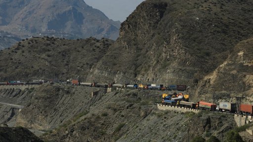 Tensões entre Afeganistão e Paquistão Resultam em Confrontos Fronteiriços Mortais