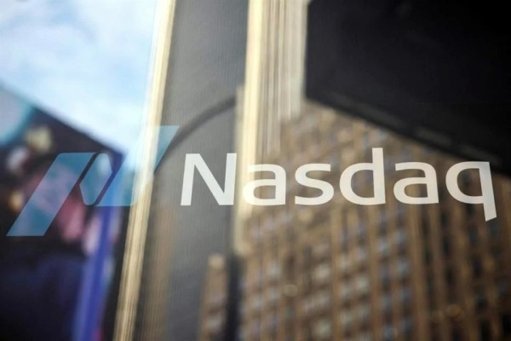 Wall Street cierra en rojo arrastrado por el sector tecnológico y la incertidumbre económica