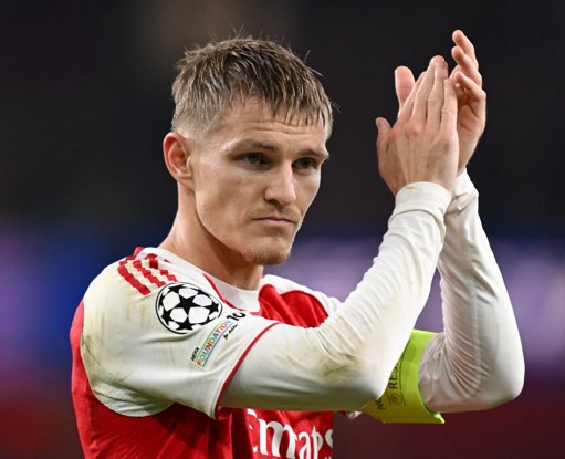 Martin Odegaard sofre lesão no joelho e atinge recorde indesejado na Premier League