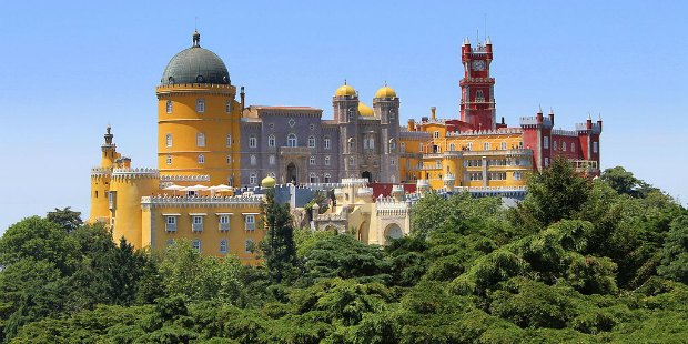 Risco de incêndio leva ao encerramento da Serra de Sintra e a alerta municipal em Cascais