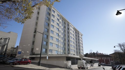 Governo vai alienar 16 imóveis públicos para financiar habitação com receita prevista de 1,2 mil milhões