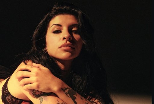 Cazzu Denuncia Obstáculos de Christian Nodal para Viajar con su Hija