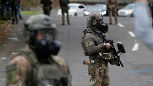 Intervenção Federal: Trump Envia Guarda Nacional para Portland e Chicago