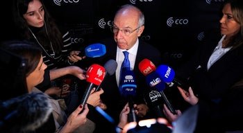 Troca de acusações entre Marques Mendes e Gouveia e Melo marca duelo entre candidatos