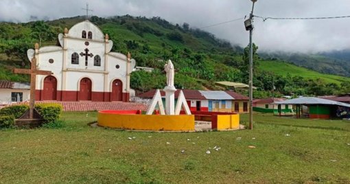Rector en Ituango es desplazado por amenazas tras instalar placa en memoria de una masacre