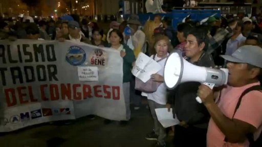 Crisis Política en Perú: Destitución de Boluarte Desata Protestas y Nuevo Gobierno Interino