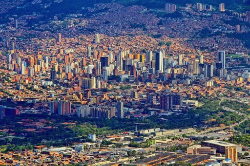Medellín enfrenta grave déficit de vivienda con lento avance de la Alcaldía