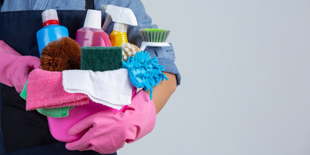 Trabalho doméstico marcado pela informalidade e proposta de despenalização gera controvérsia