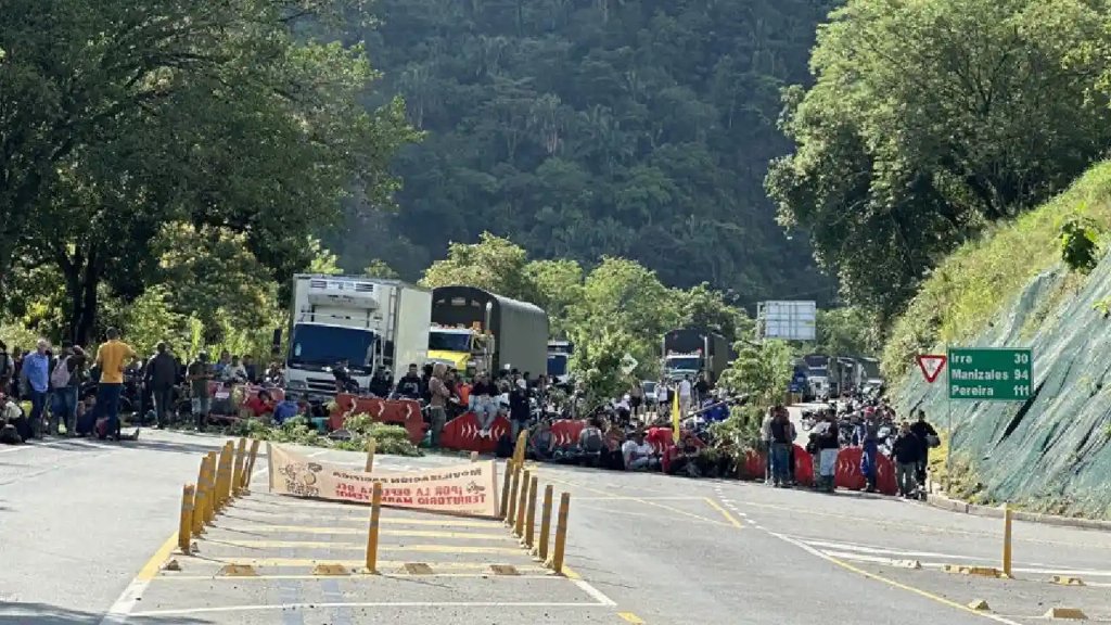 Paro indefinido en Boyacá bloquea vías estratégicas por crisis minera y agrícola