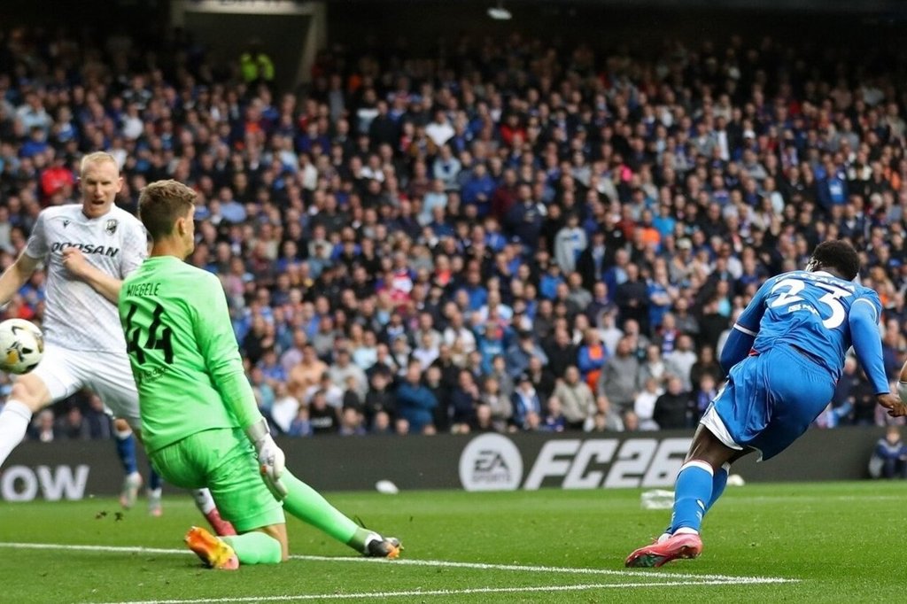 Rangers e Estrela Vermelha com vitórias expressivas fora de casa