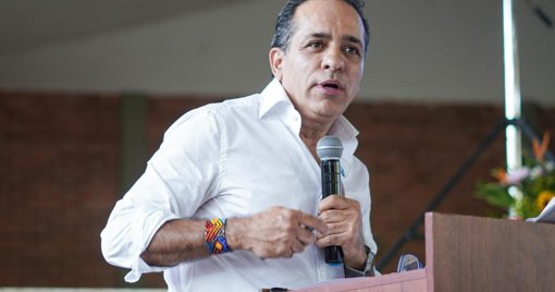 Corte Constitucional le devuelve la curul en el Senado a Alexander López