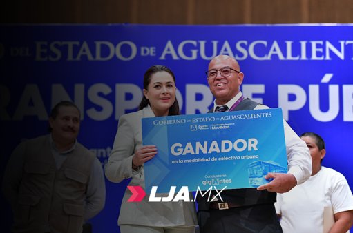 Aguascalientes rinde homenaje a operadores del transporte público por su trayectoria y servicio