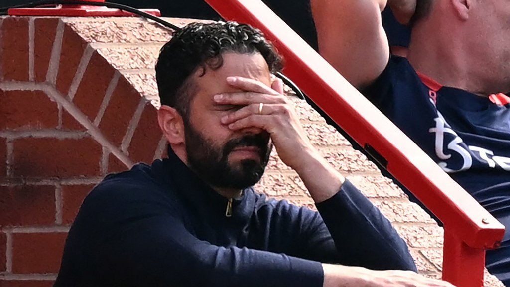 Lesão de Onana Deixa Manchester United e Ruben Amorim com 'Dor de Cabeça' na Baliza