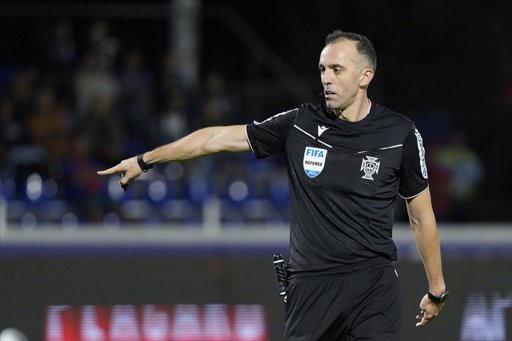 Árbitro português João Pinheiro nomeado para o Manchester City-Bayer Leverkusen