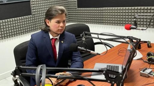 Estilo de vida de Verónica Alcocer en Suecia genera controversia política