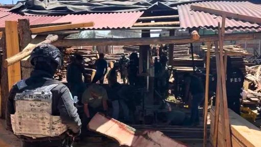 Enfrentamiento entre talamontes y policías en Xalatlaco deja siete agentes heridos